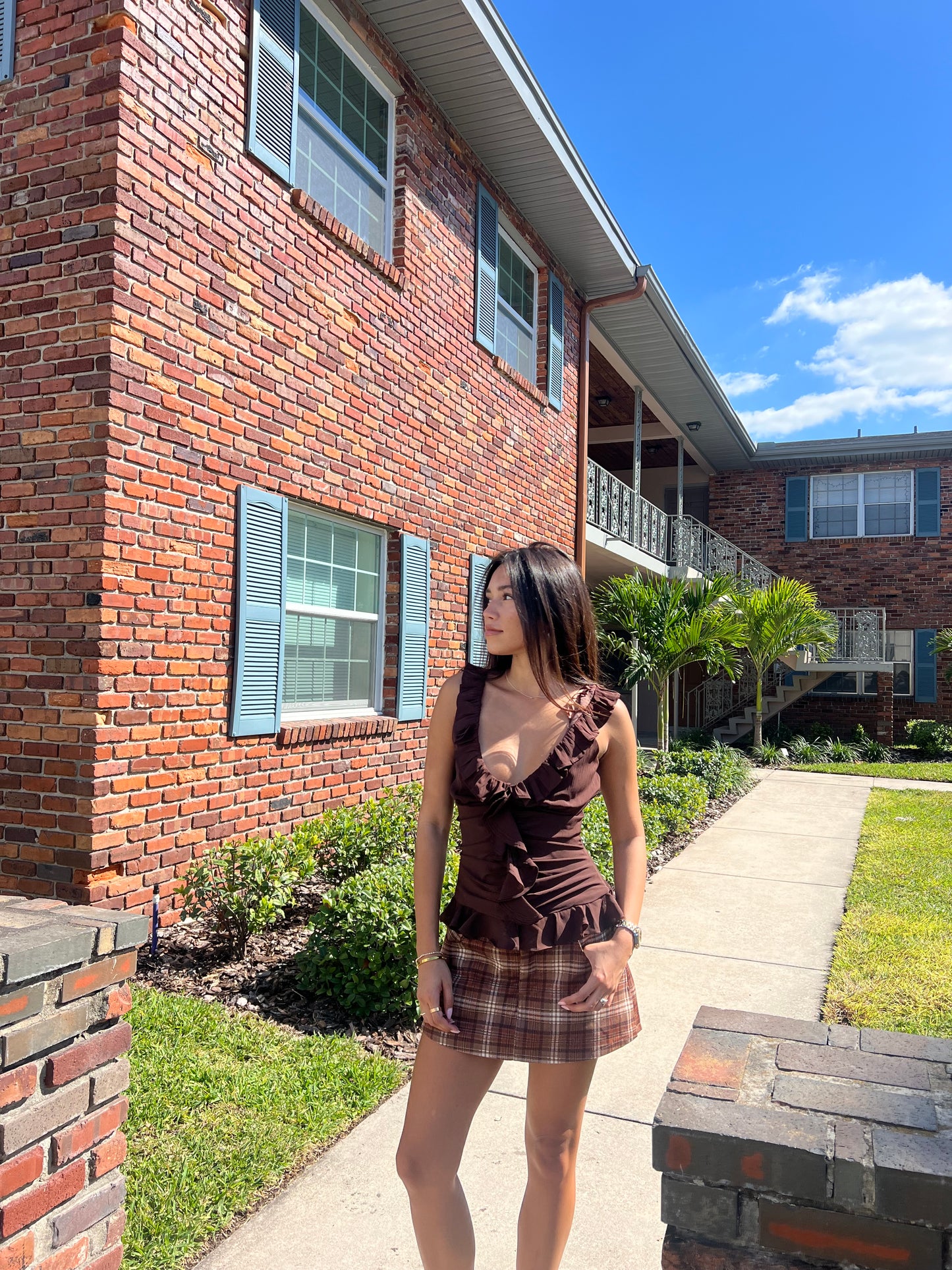 ALEXINA SLEEVELESS RUFFLE TOP - BITTER CHOCOLATE