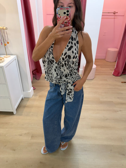 Maia Mid Rise Wide Leg Jeans - LIGHT BLUE WASH