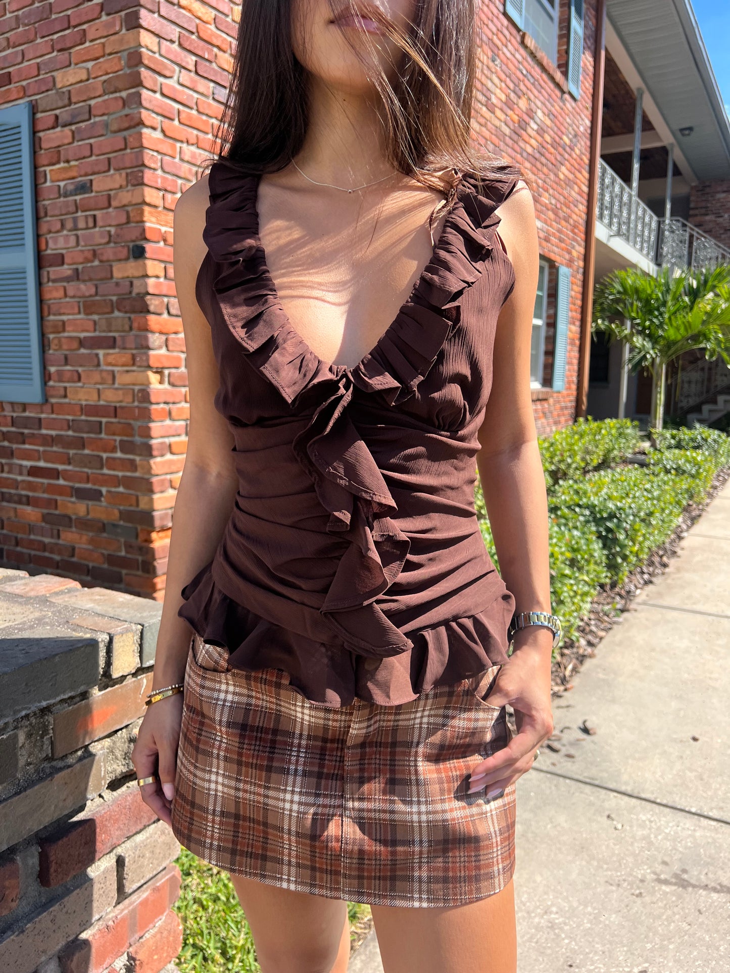 ALEXINA SLEEVELESS RUFFLE TOP - BITTER CHOCOLATE