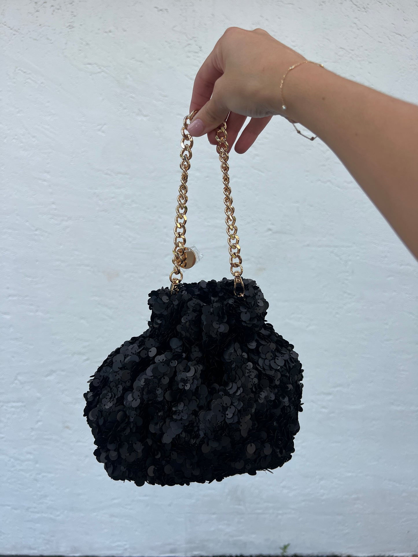 MATTIE SEQUIN POUCH - black