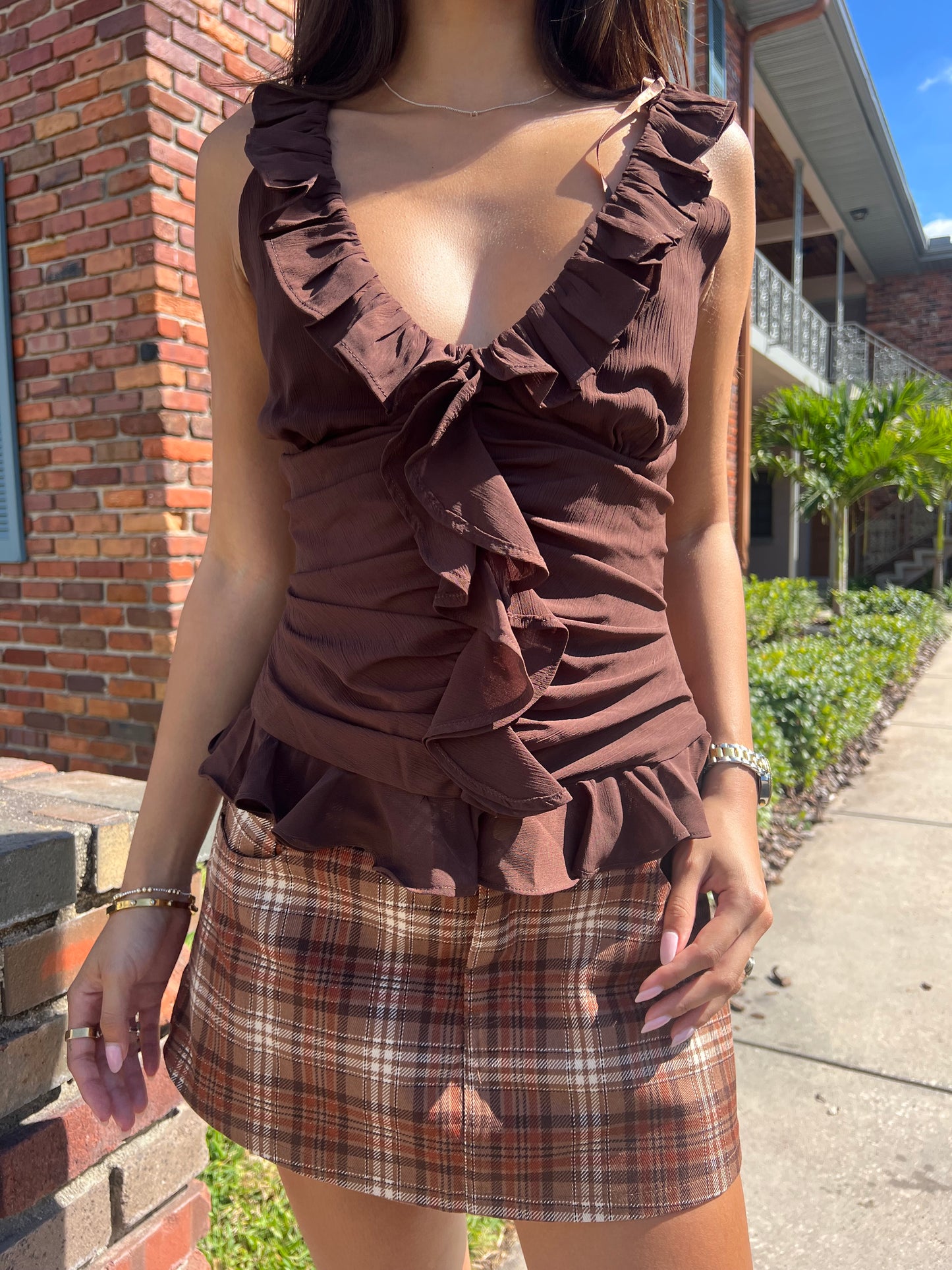 ALEXINA SLEEVELESS RUFFLE TOP - BITTER CHOCOLATE